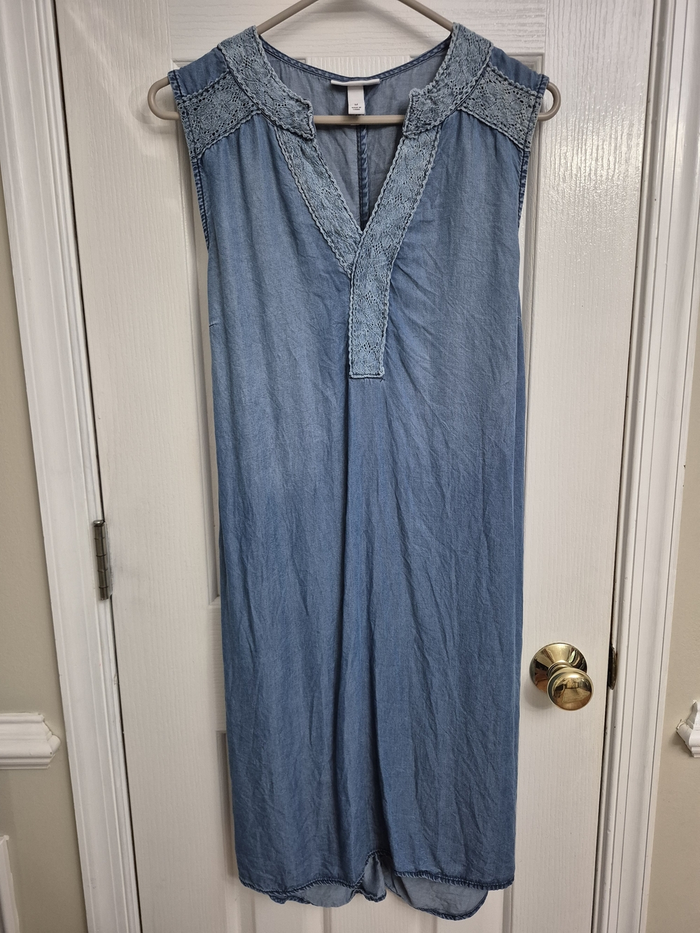Liz Lange Maternity for Target Chambray Lace Trim Sleeveless Dress Size M